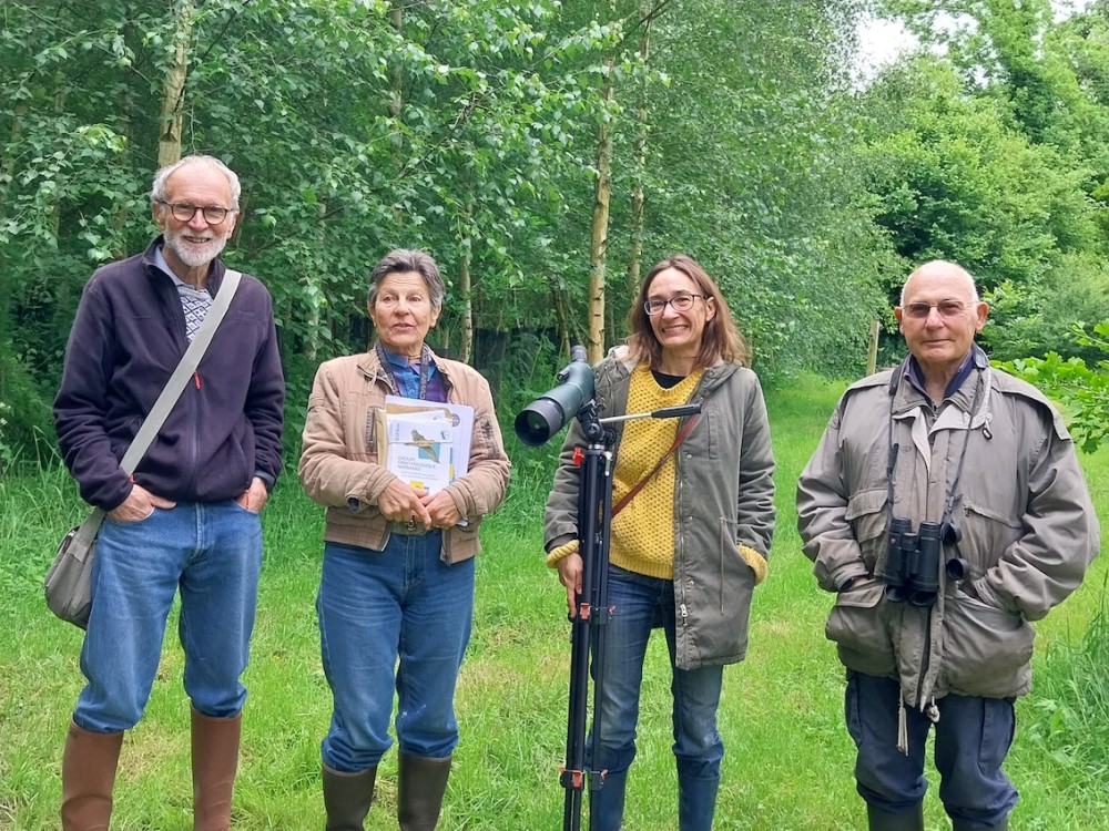 La Godefroy : un refuge particulier où nous avions planté de nombreux arbres sur une parcelle de prairie. Le projet avait été monté par la propriétaire devenue une fidèle adhérente du GONm, Anne Léger (ici 2e à partir de la gauche).
