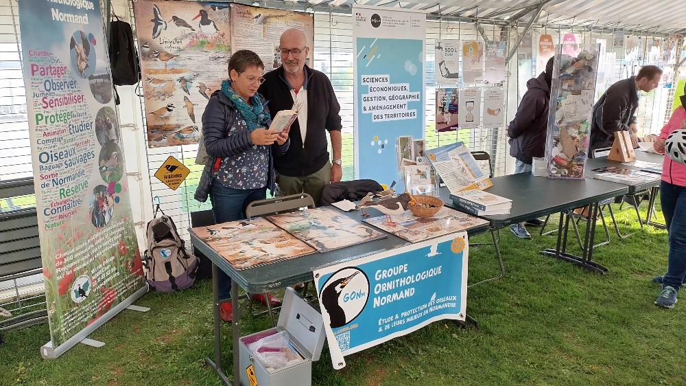 Le stand avec Marc Delahaye et Anaïg Quignette (Photos : JM Joly)