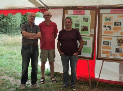 Le trio au poste.