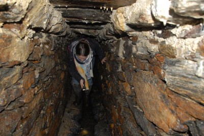 TBS_0019.JPG (136.36 Kio) Vu 8691 fois Mélanie de retour après la prospection d'une des  galeries.