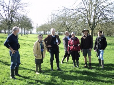 de G à D : Didier Desvaux, correspondant du refuge, Maryse Fuchs, Jean Collette, Bruno Lang, Marie-Pierre Gournay, Luc Bignon et Nicolas Klatka.