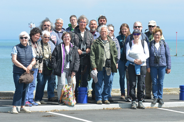 Le 1er groupe de retour des îles.jpeg