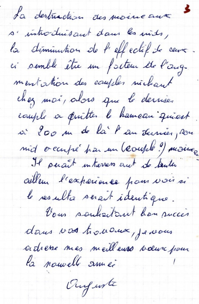 La compétition des moineaux semble &quot;régulée&quot; sans état d'âme par Auguste : le moineau domestique est alors encore très répandu dans les bourgs des communes rurales.