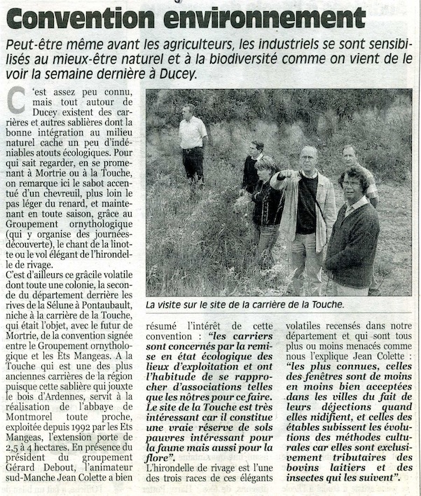 La Gazette de la Manche, 5 juillet 2006.<br />Sur la photo, de droite à gauche, Gérard Debout, Monsieur Philippe chef de travaux de l'entreprise, Jean Collette, Madame Loyer chargée des dossiers environnement de l'entreprise, le représentant de la DRIRE et Michel Mangeas à gauche.