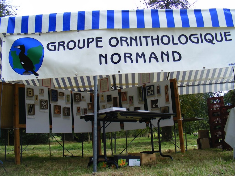 Stand GONm (exposition &quot;petites histoires naturelles&quot;) MPP Barenton. 4 octobre 2008.