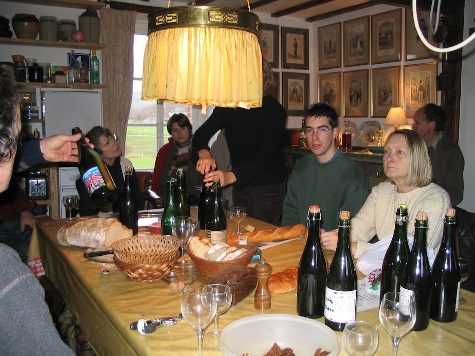 Journée &quot;plessage, refuge Pont-Farcy (28 novembre 2004)<br />Christophe est deuxième à partir de la droite au premier plan.