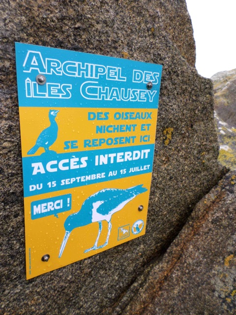 A défaut d'image de piafs, voilà un panneau...