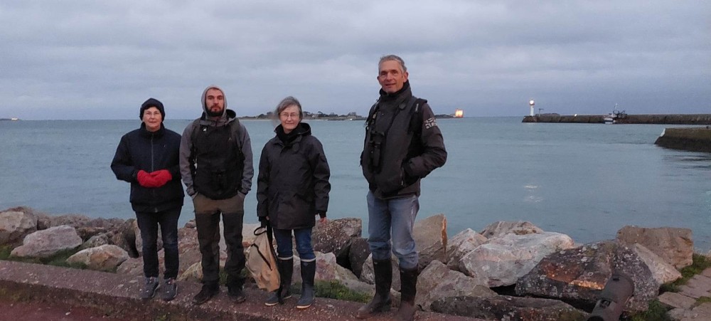 50ans_Tatihou_2022_11_05.jpg (130.7 Kio) Vu 12321 fois Le groupe des participants au retour, avant la nuit