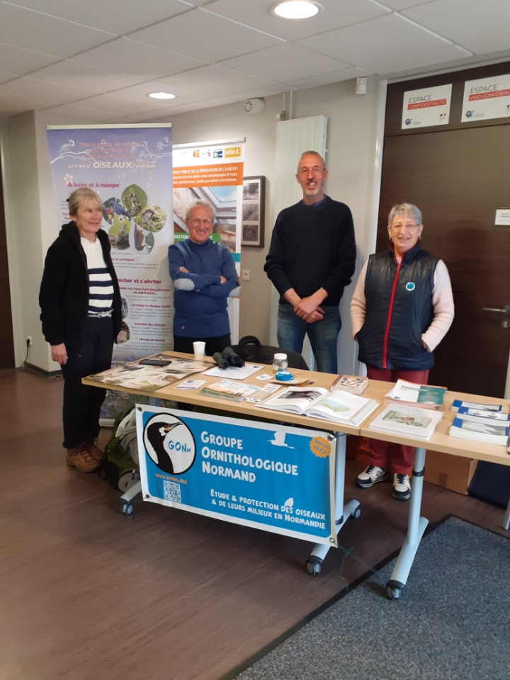 Françoise, Bernard Mille, Gilles Binet et Andrée Lasquellec sur leur stand.