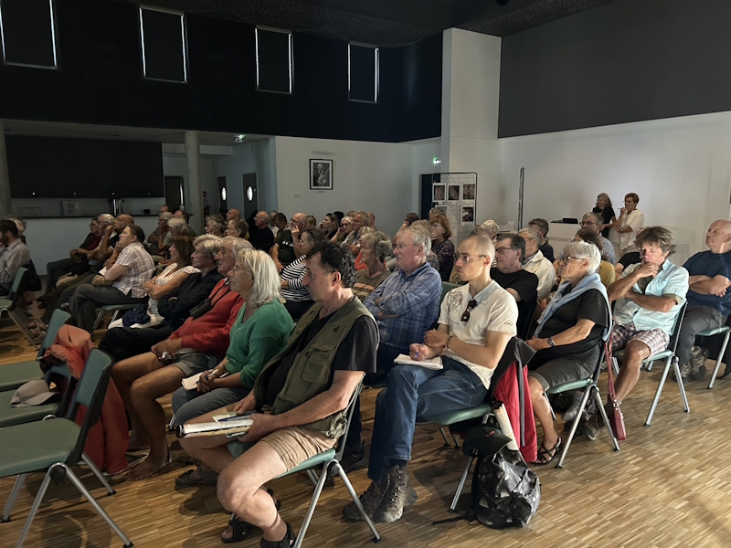 les auditeurs attentifs - photo G. Debout