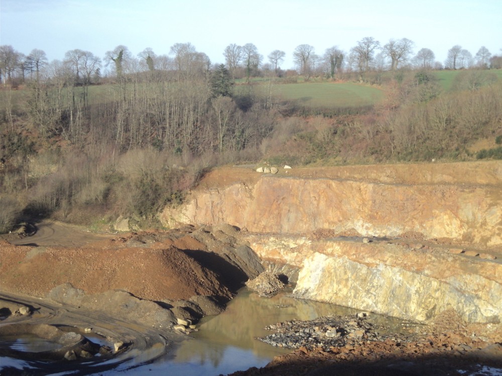 AA.jpg (587.63 Kio) Vu 24878 fois vue partielle de la carrière du Moulinet et de son environnement