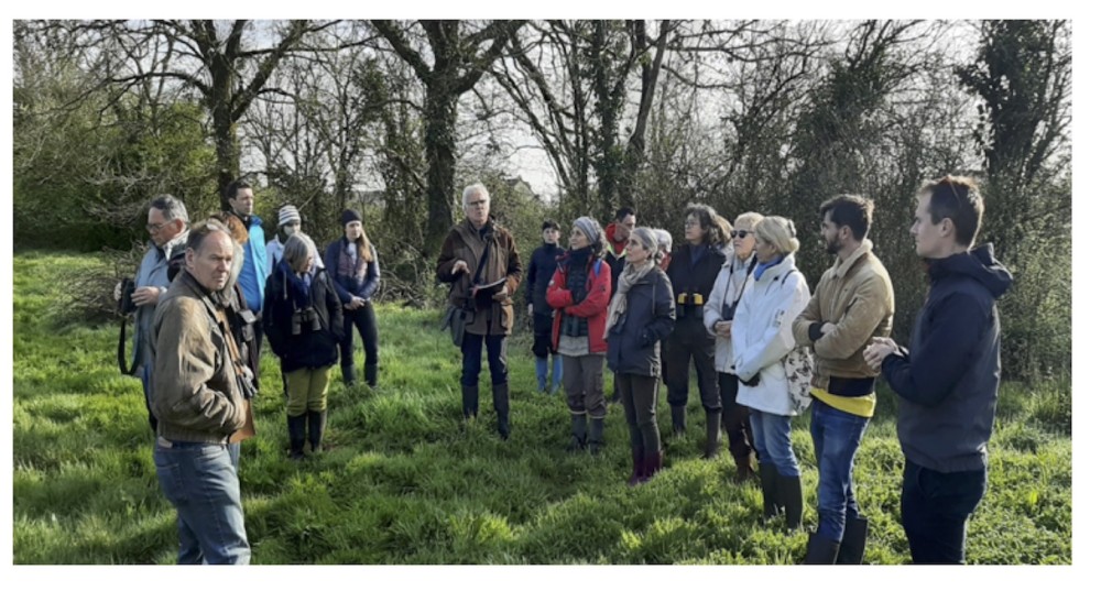 Document1.jpg (335.49 Kio) Vu 22637 fois Alain au centre du groupe durant l'animation