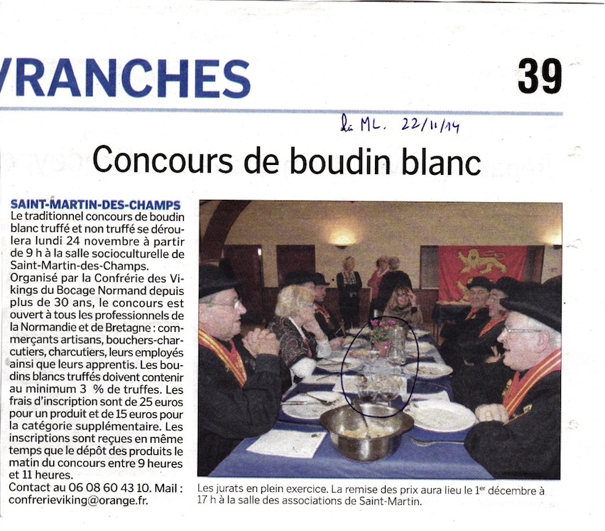 Combien de bouteilles de vin sous la table?
