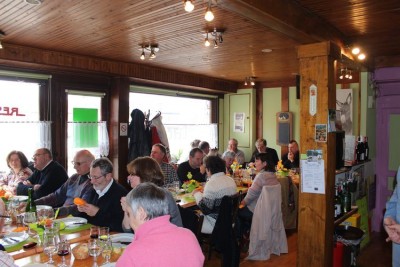 rencontreadhérentsLePin143.jpg (95.54 Kio) Vu 6856 fois A table.