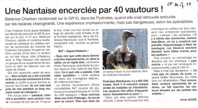 Ouest-France (14 juillet 2015) Est ce qu'on échappe plus vite à l'attaque des vautours avec un sac de 5 kg ?