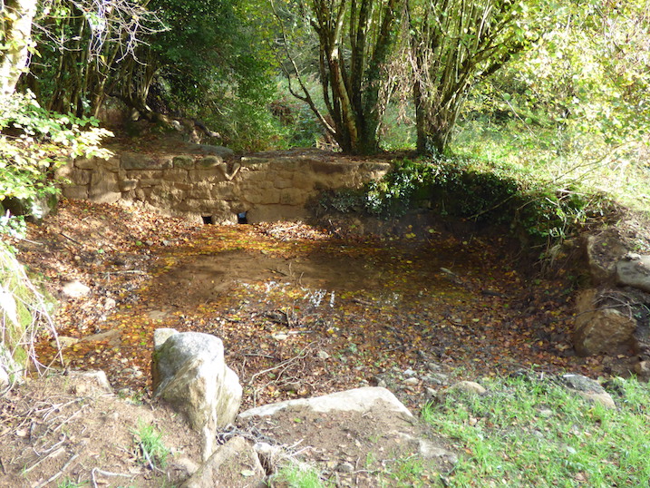 La fontaine est prête pour la remise en eau.