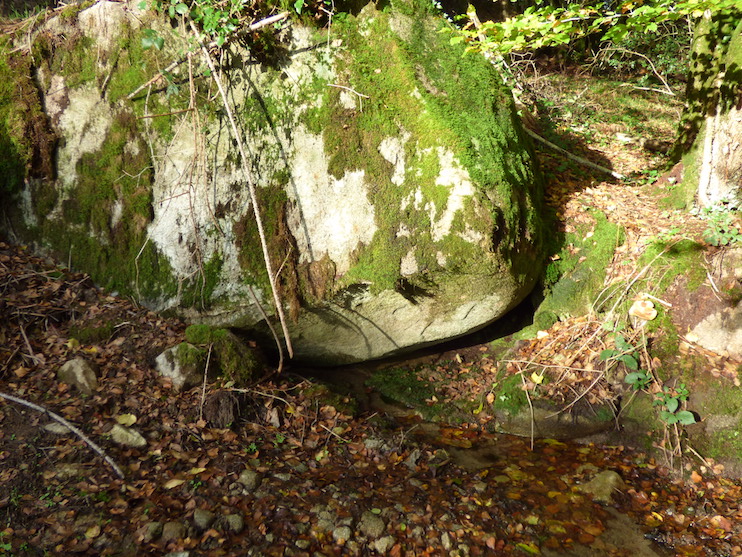 L'eau sourd du sous sol, définition d'une source.