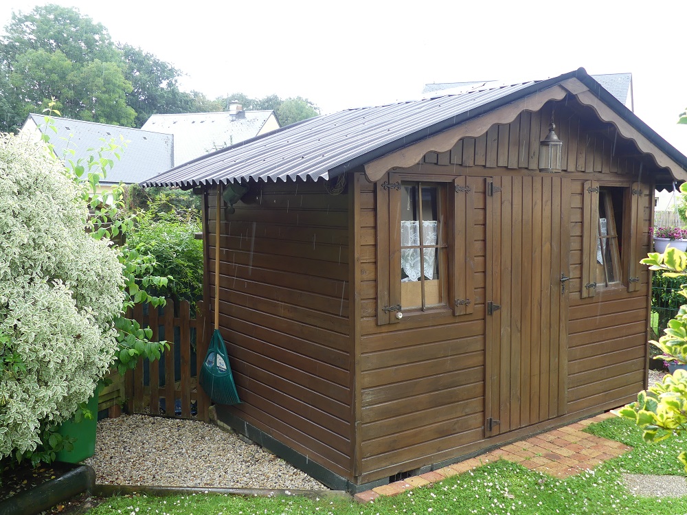 cabane de jardin.JPG