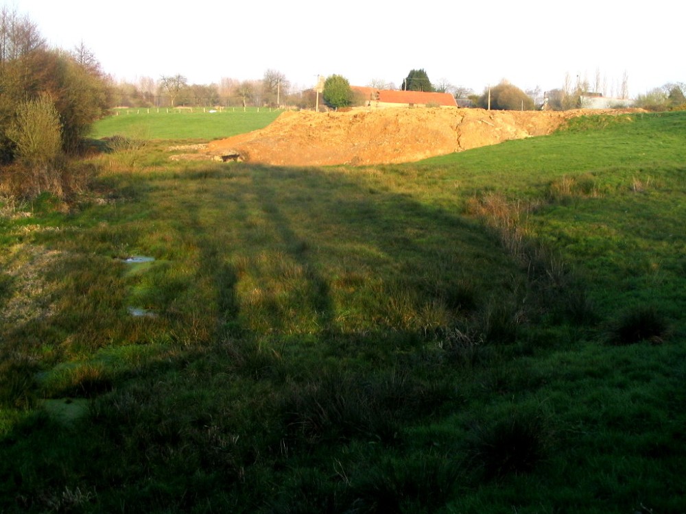 3- remblai sur prairiejpg.jpg (237.09 Kio) Vu 5879 fois Dépôt de matériaux sur vallon humide. Ruisseau de la Palorette, La Godefroy/50 mars 2007