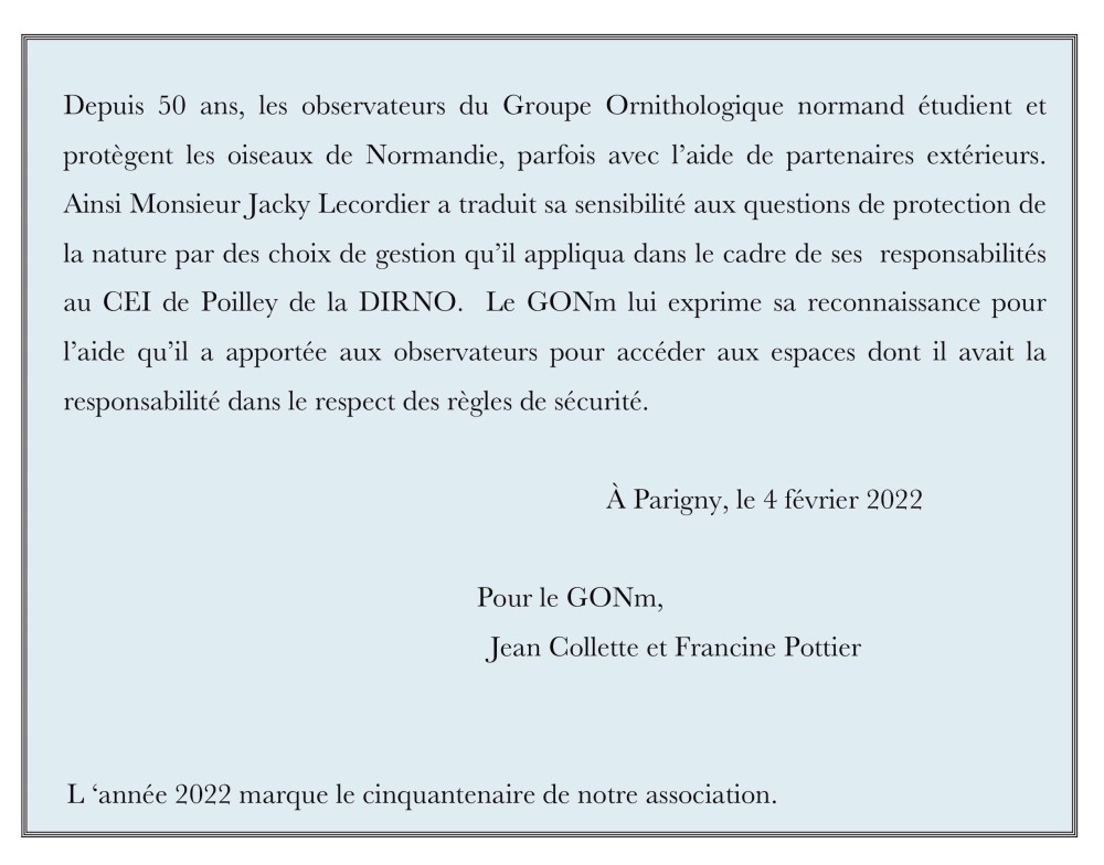 Dédicace au dos. Francine Pottier co signataire est une adhérente fidèle du suivi des étangs du Prieuré à Saint-Hilaire-du-Harcouët. Son mari Francis et mon collègue Pierre Cudelou de Tirepied se sont joints à moi, Jacky Lecordier  souhaitant être entouré sur les photos.