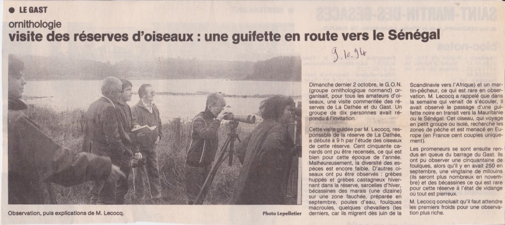 animation en octobre 1994. Les deux réserves sont visitées successivement. Stéphane Lecocq au centre; François Marchalot à gauche et sa mère Odile à droite l'oeil dans la lunette. Après son passage au lycée de Sées, François deviendra responsable du bois du Breuil pour le département du Calvados.