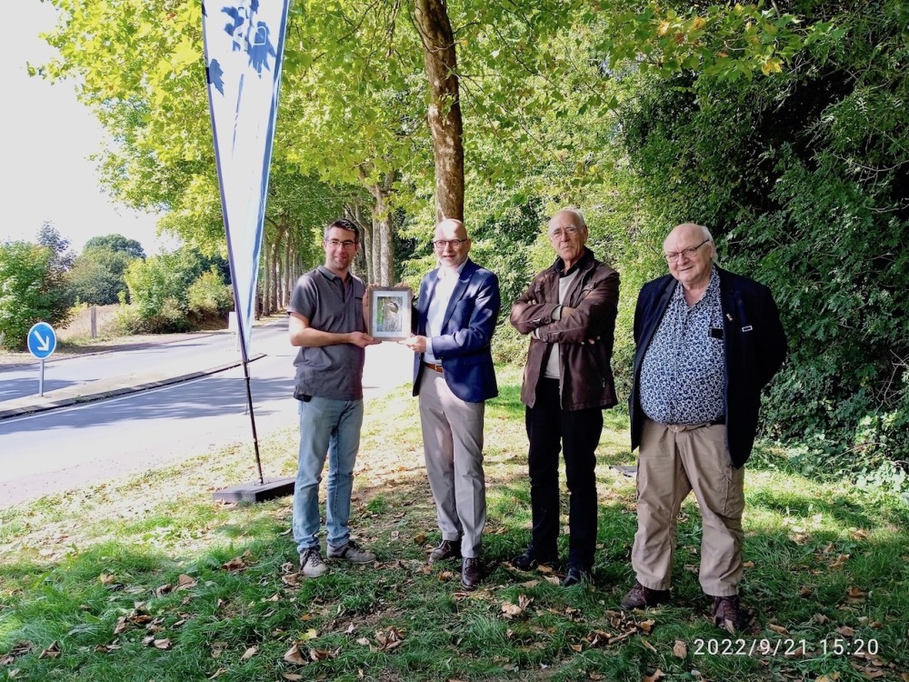 remise du souvenir: Christophe Girard, Eric Blandin, Jean Collette et Hervé Desserouer