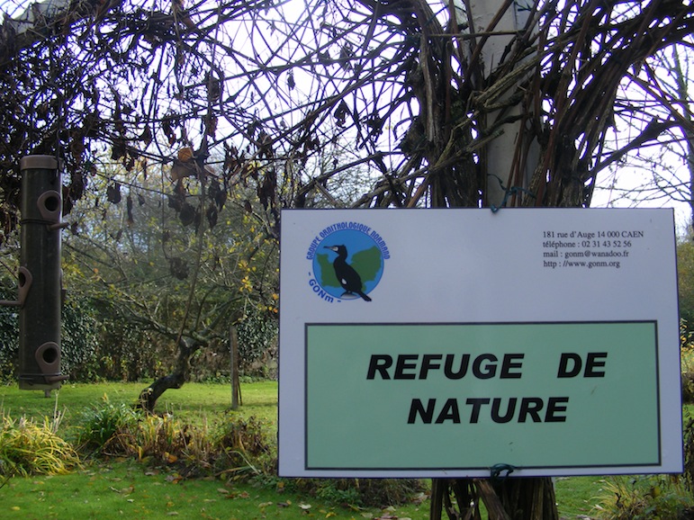 pancarte du réseau refuges du GONm.JPG